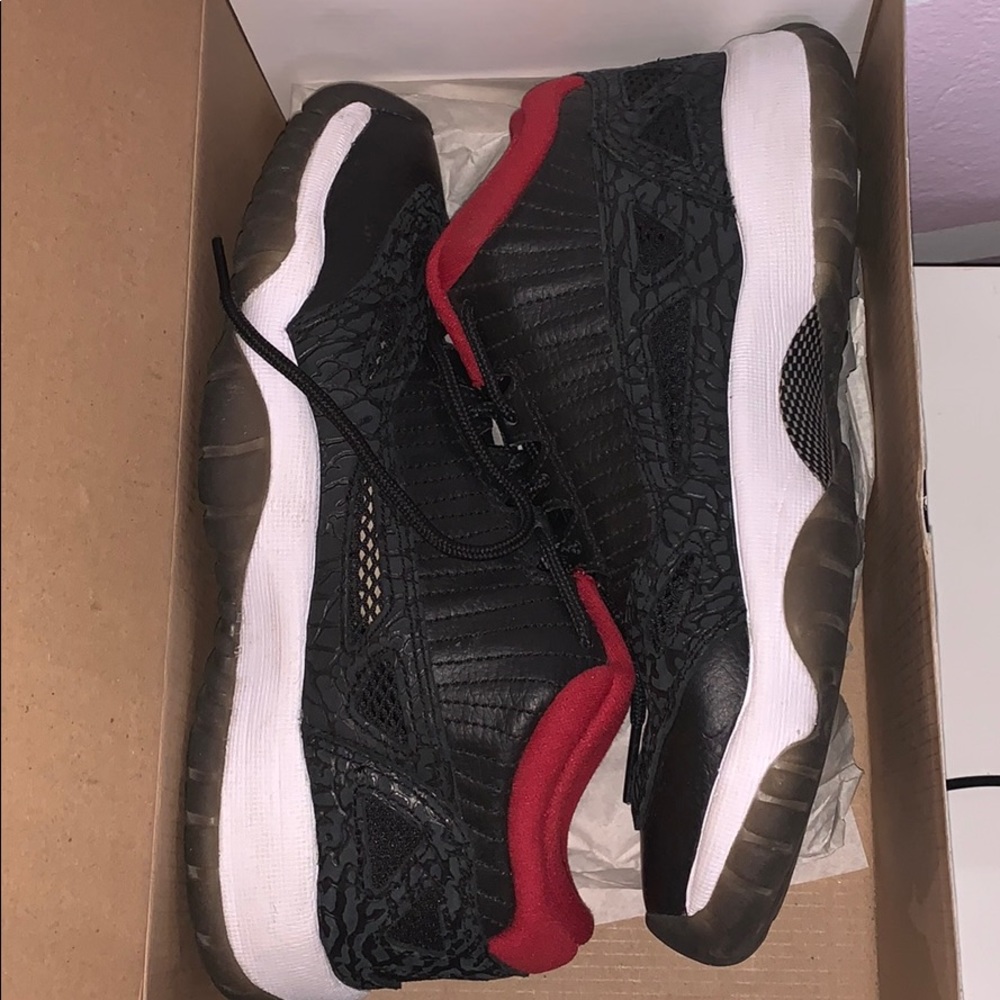 Jordan 11 Retro Low